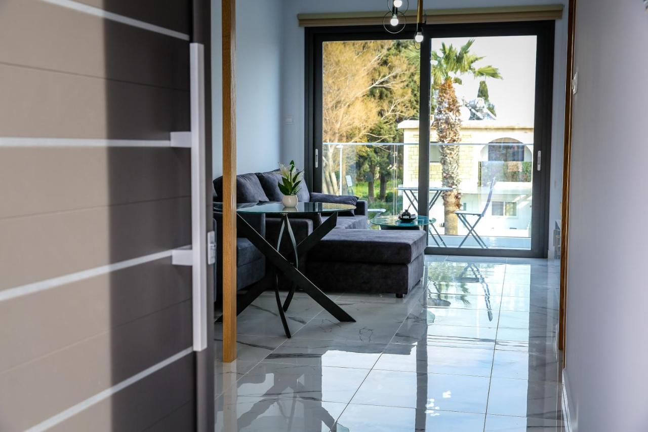 Sea Side Appartment In Kato Paphos מראה חיצוני תמונה